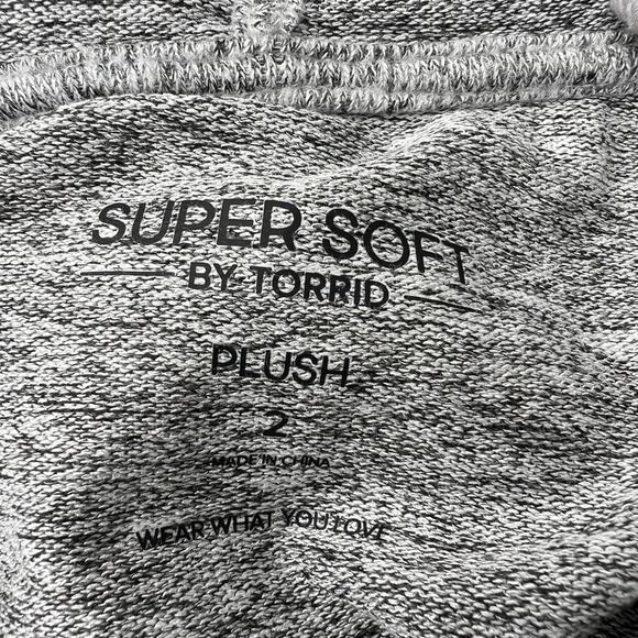 TORRID, SUPER SOFT, women's  size 2 (18-20 2X) hoodie, gray with lace sleeves - Picture 3 of 10